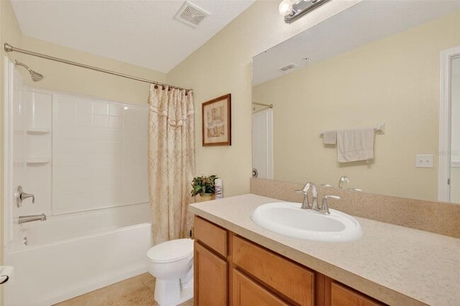 Building Photo - 1323 Priory Cir