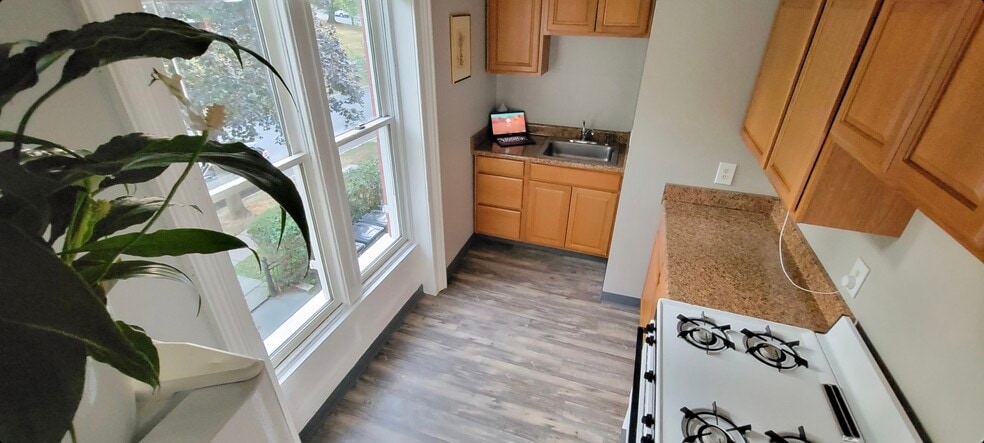 Building Photo - 176 Montgomery St