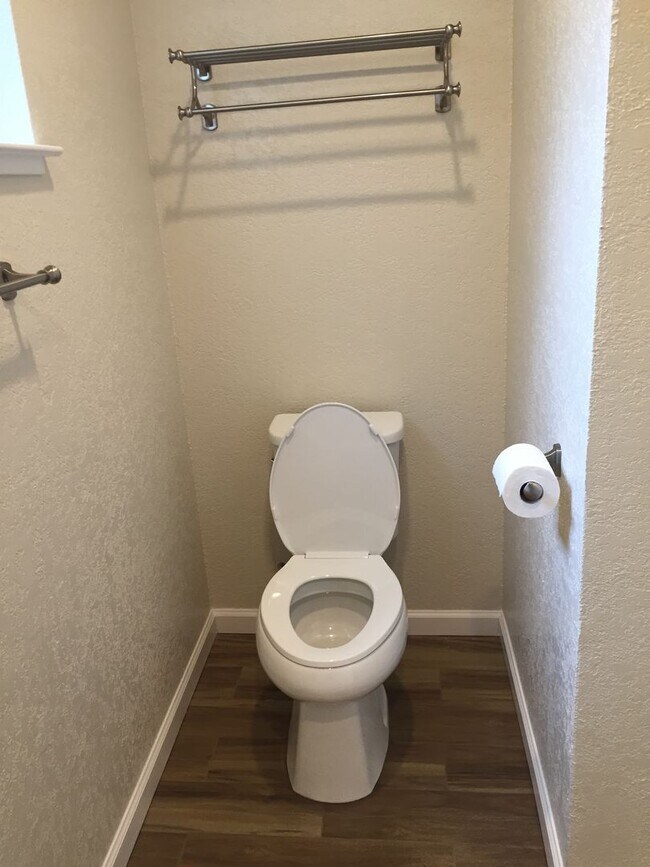 Building Photo - 407/409E. Alexander