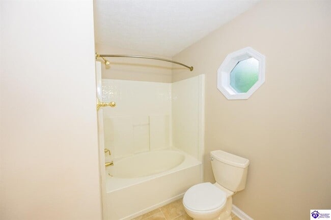 Building Photo - 1802 Oriole Dr