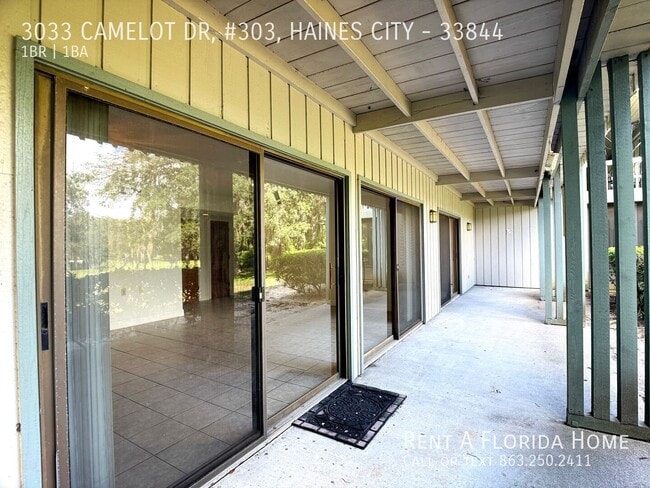 Building Photo - 3033 Camelot Dr