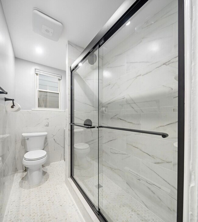 Building Photo - 197 Hutton St