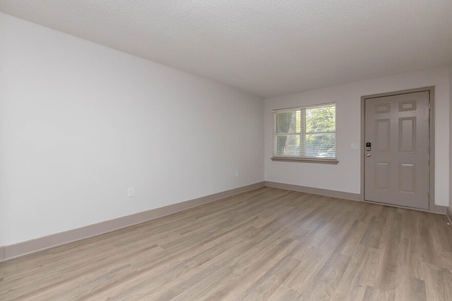 Primary Photo - Sunrise Apartments