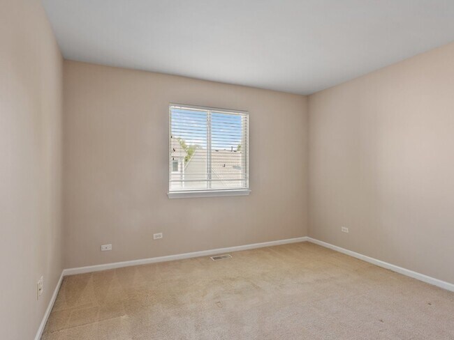 Building Photo - 2607 Flagstone Cir