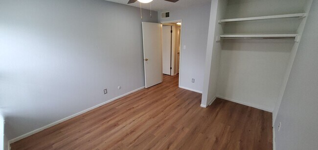 Building Photo - 9814 Greenery Ct