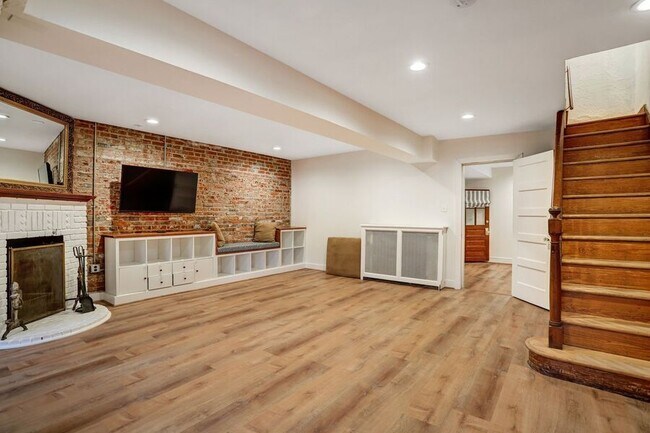 Building Photo - 5012 3rd St NW