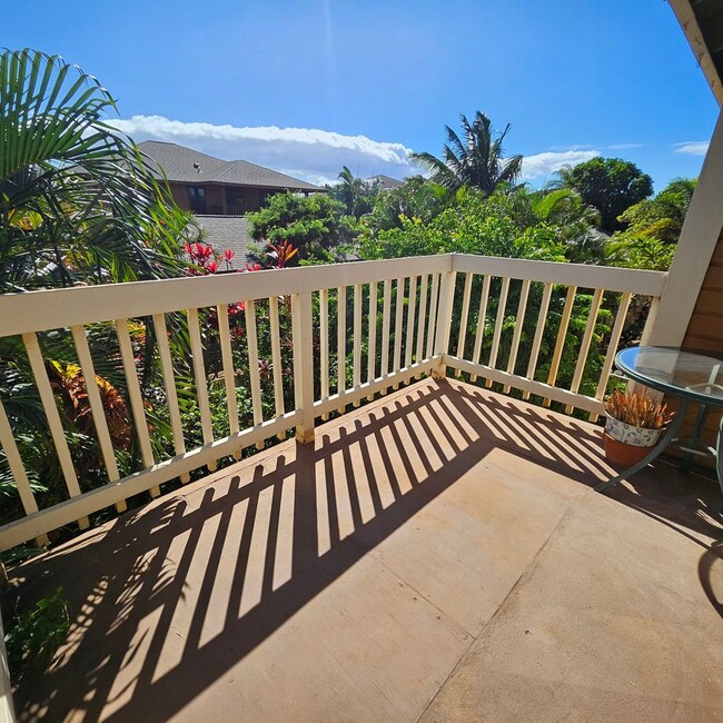 Building Photo - Upstairs 2/1.5-bedroom North Kihei Condo