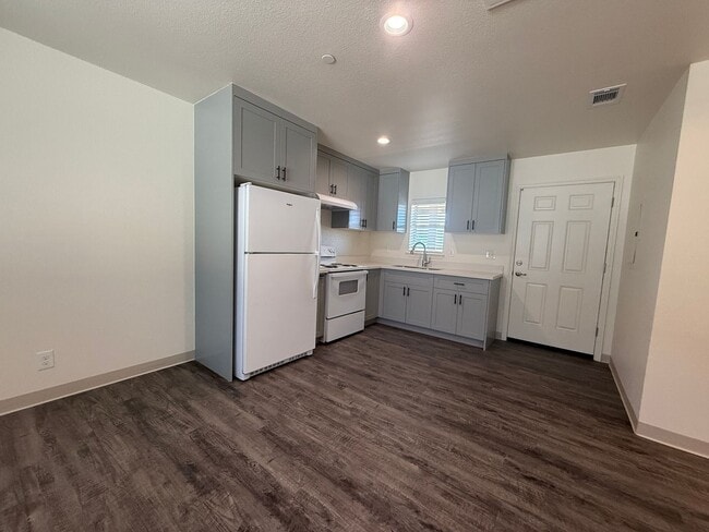 Building Photo - Free Month of Rent for Move in before Dec 1st - Brand New Upstairs 3 Bedroom Apartment with a View