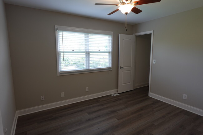 Building Photo - 1259 Knollwood Cir