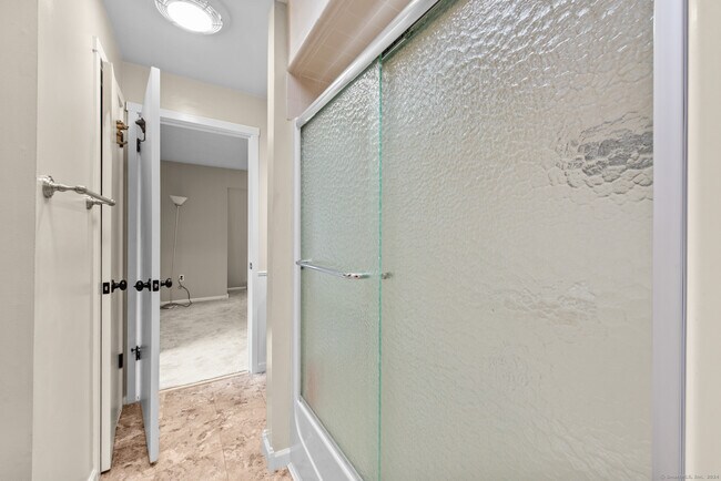 Building Photo - 50 Mallard Dr