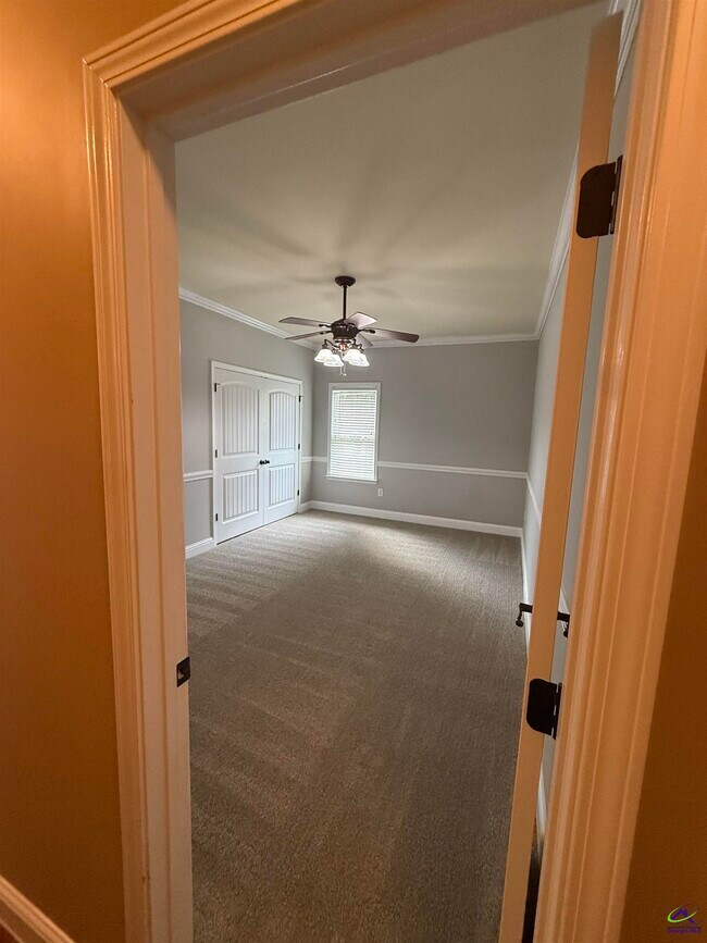 Building Photo - 104 Montview Way