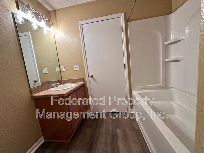 Building Photo - 2231 Brian Lakes Dr E