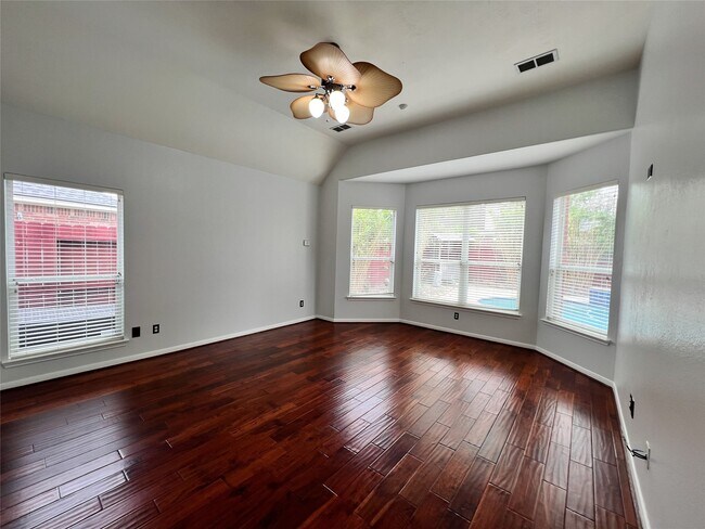 Building Photo - 2215 Dorman Ct