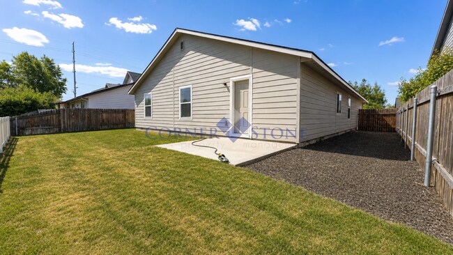 Building Photo - $500 OFF FIRST MONTHS RENT! MOVE IN TODAY!