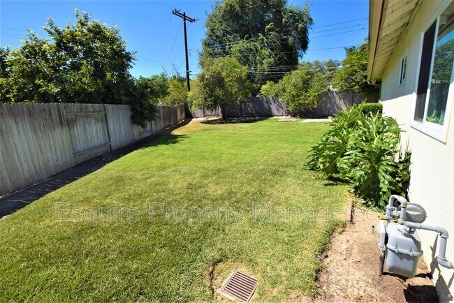 Building Photo - 1035 Woodgate Ct