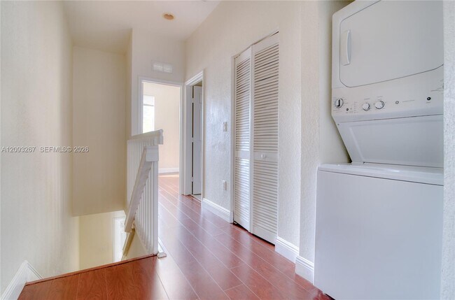 Building Photo - 4928 SW 140th Terrace