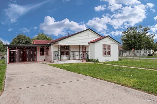 Building Photo - 913 N 3rd St