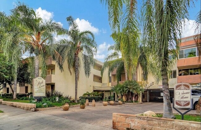 Building Photo - 5325 Newcastle Ave