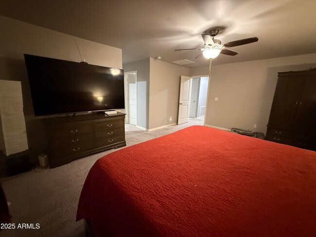 Building Photo - 6014 E Helios Dr