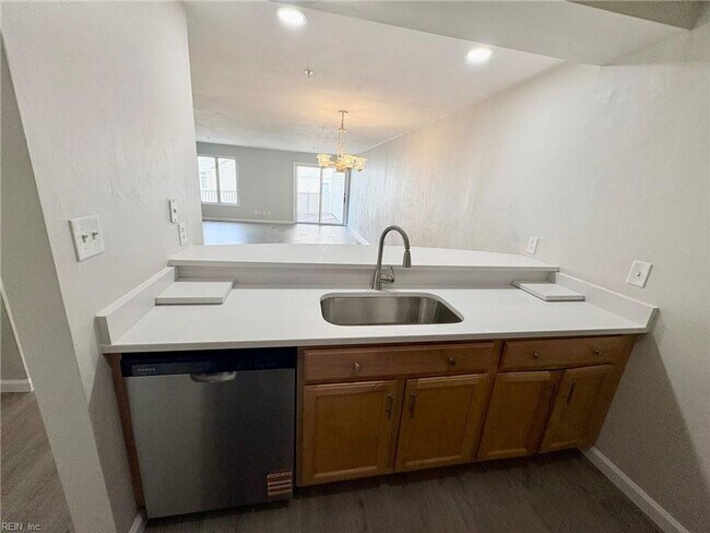 Building Photo - 2356 Bays Edge Ave