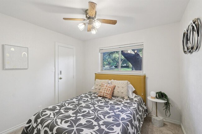 Building Photo - 11500 Sterlinghill Dr