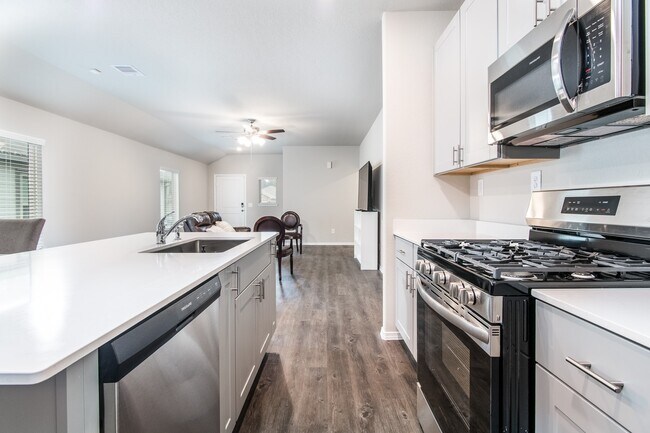 Building Photo - 11599 Lazy Oak Crk Dr