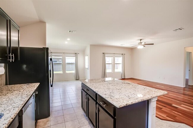 Building Photo - 908 Wolcott Dr