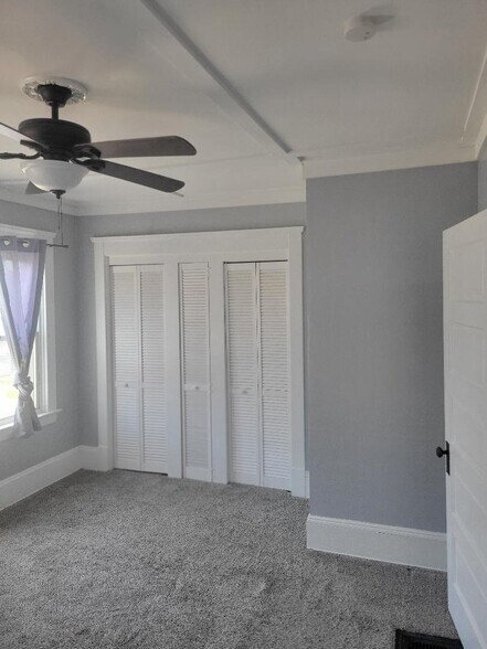 Building Photo - 3036 W 51st St