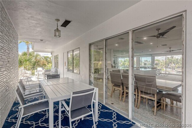 Building Photo - 2717 Yacht Club Blvd
