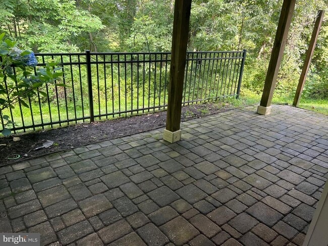 Building Photo - 8400 Cedarcreek Ct
