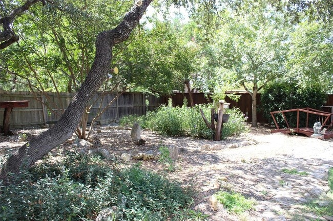 Building Photo - 3 Springwood