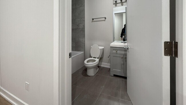 Building Photo - 701 N 40th St