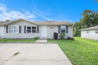 Building Photo - Beautiful 2BR/1BA Duplex in Independence!