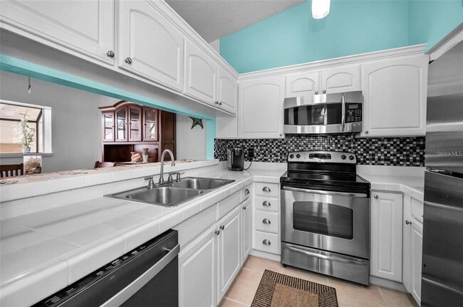 Building Photo - 300 S Florida Ave