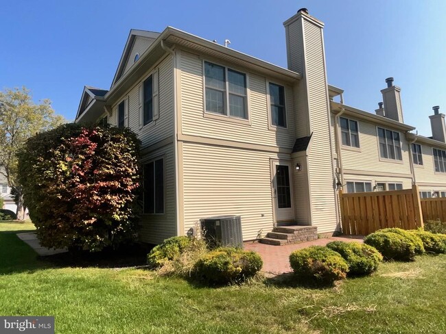 Building Photo - 13 Benjamin Rush Ln