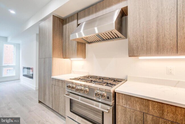 Building Photo - 2228 13th St NW