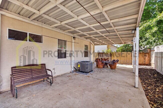 Building Photo - Charming 3-Bedroom Home with 2 Baths