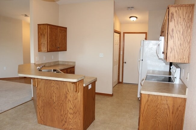 Building Photo - Great home in East Manhattan! *UPDATED PHOTOS COMING SOON*