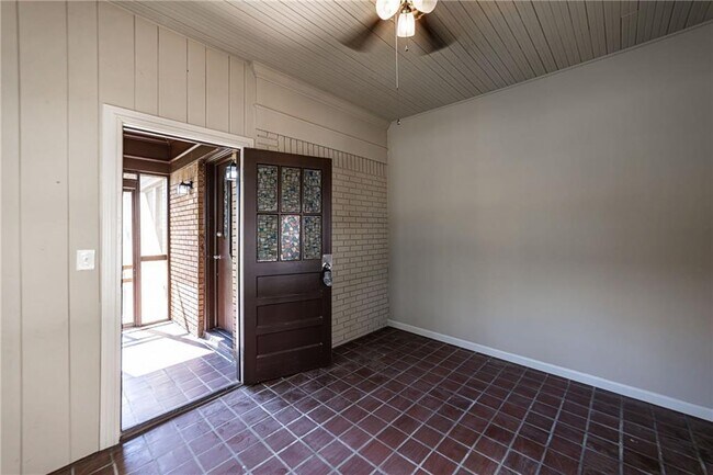 Building Photo - 1029 Katherwood Dr SW