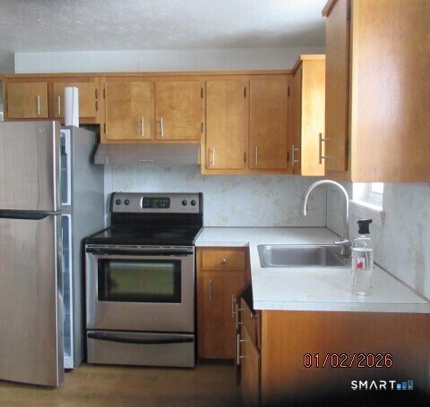 Building Photo - 152 Surrey Dr