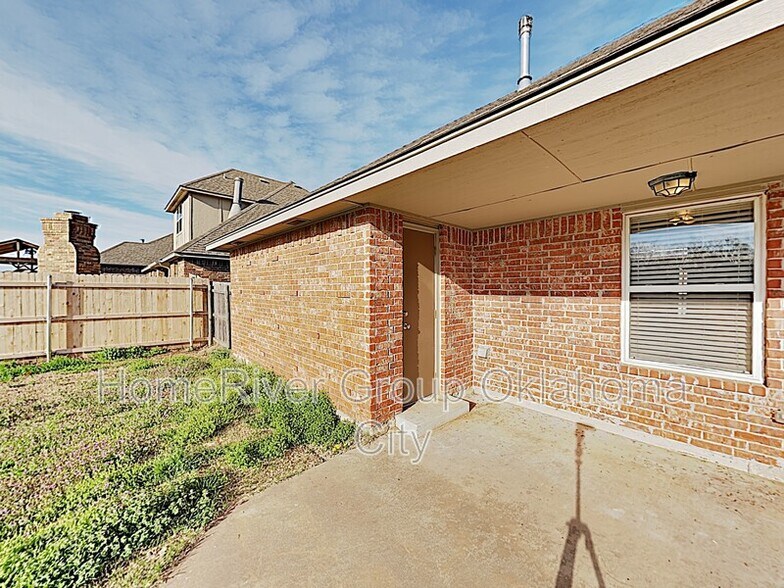 Building Photo - 2708 Busheywood Dr