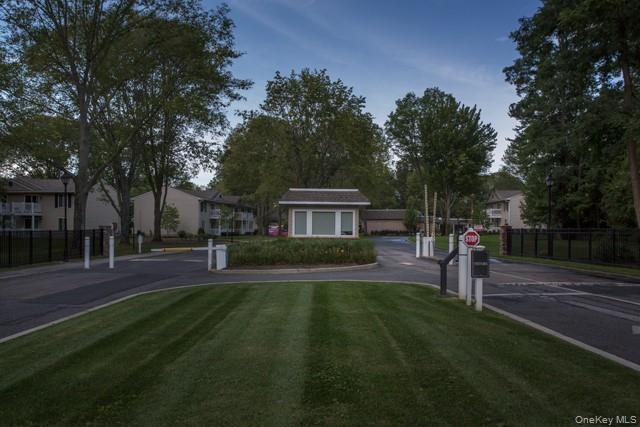 Building Photo - 45 Country Club Dr