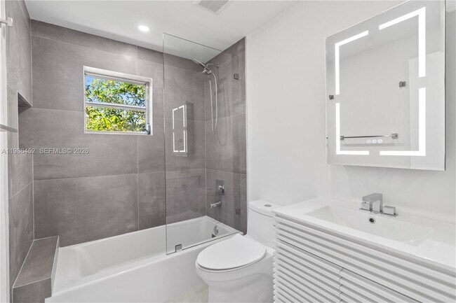 Building Photo - 3597 SW 17th St