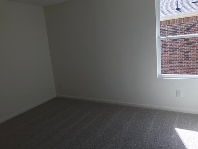 Building Photo - 100 Connecticut Ct