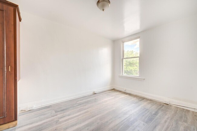 Building Photo - 3422 Ward St