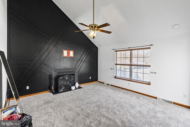 Building Photo - 938 Tamara Dr