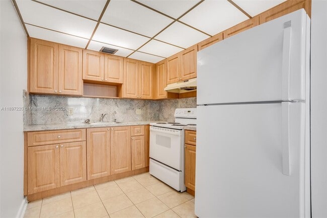 Building Photo - 13255 SW 9th Ct