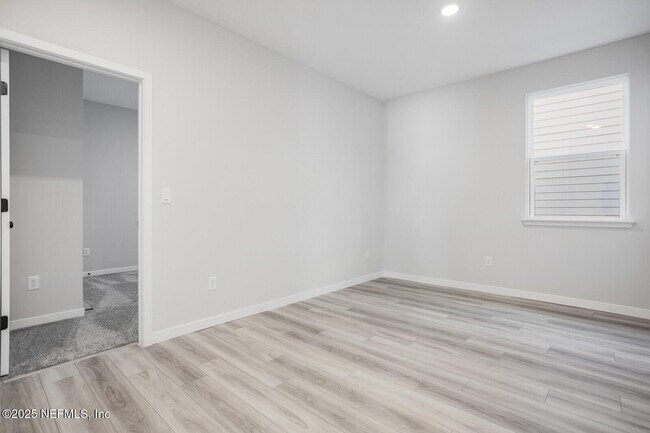 Building Photo - 95999 Surrey Pl