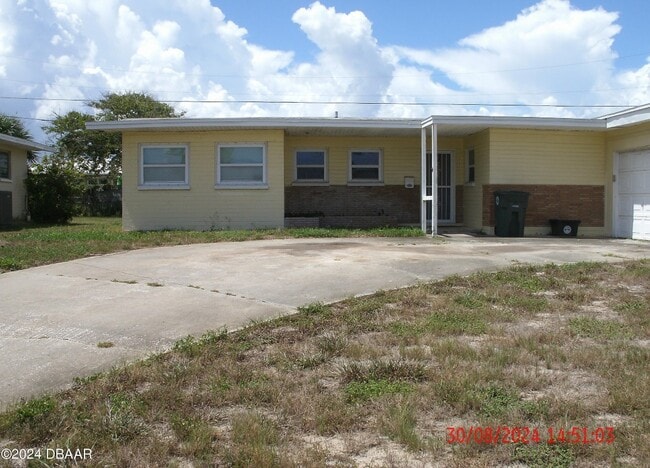 Building Photo - 2537 Coral Way W