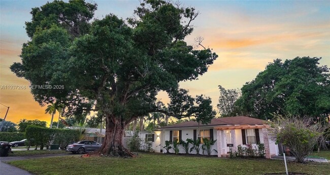 Building Photo - 1645 NE 9th Ave